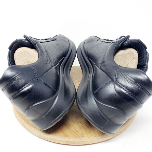 ECCO Aquet Black Leather Sneakers Women’s US 9 Danish Design Comfort Shoes - Picture 9 of 11